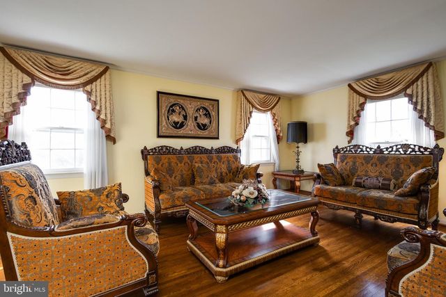 4202 STANBY CT, Alexandria, VA 22312