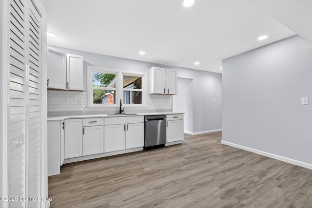 112 Daryl Ct, Louisville, KY 40214