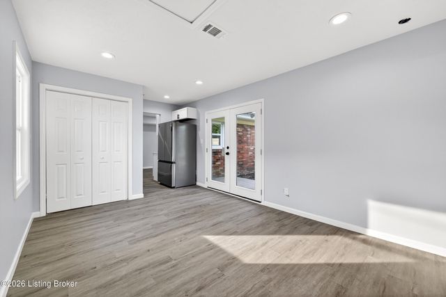 112 Daryl Ct, Louisville, KY 40214