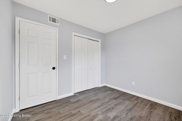 112 Daryl Ct, Louisville, KY 40214