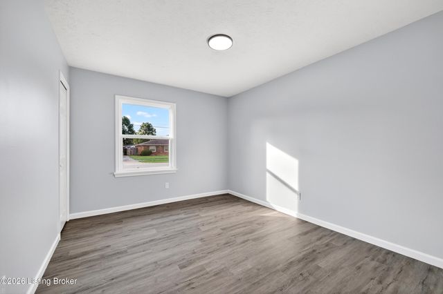 112 Daryl Ct, Louisville, KY 40214