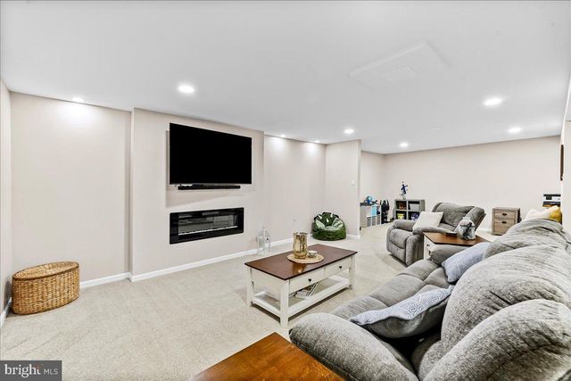 3602 BRIDLEWOOD DR, Glen Mills, PA 19342