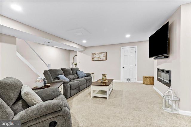 3602 BRIDLEWOOD DR, Glen Mills, PA 19342