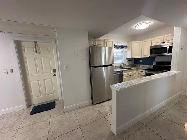 1810 New Palm Way 417, Boynton Beach, FL 33435
