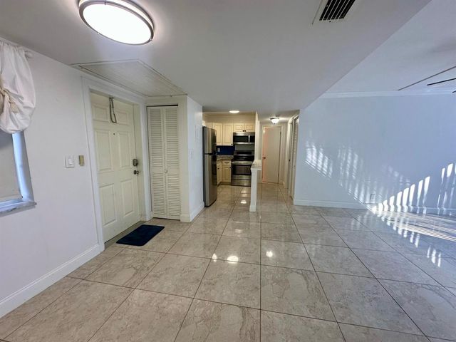 1810 New Palm Way 417, Boynton Beach, FL 33435