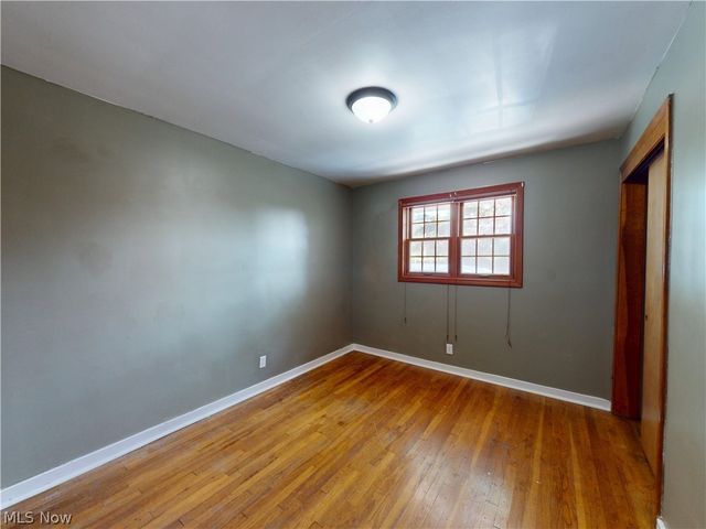 35952 Lakomis Drive, Eastlake, OH 44095