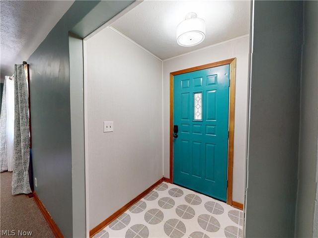 35952 Lakomis Drive, Eastlake, OH 44095