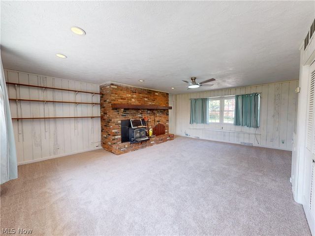 35952 Lakomis Drive, Eastlake, OH 44095