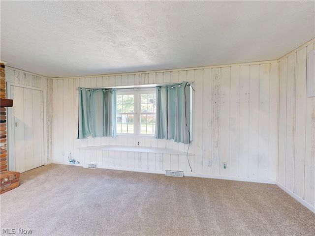 35952 Lakomis Drive, Eastlake, OH 44095