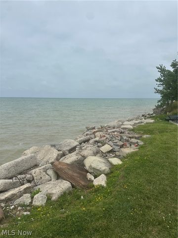 35952 Lakomis Drive, Eastlake, OH 44095