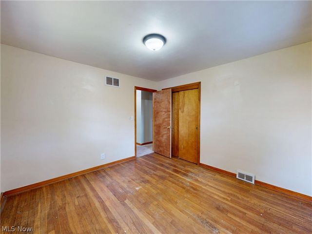 35952 Lakomis Drive, Eastlake, OH 44095