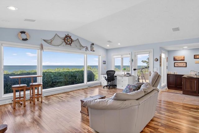 620 Oak Tree ROAD, Sheboygan, WI 53083