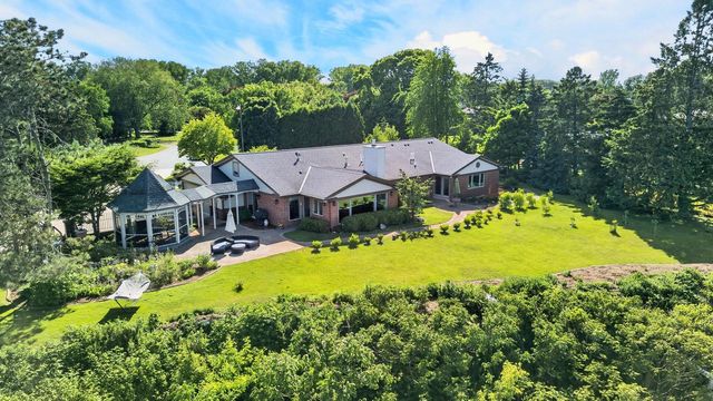 620 Oak Tree ROAD, Sheboygan, WI 53083
