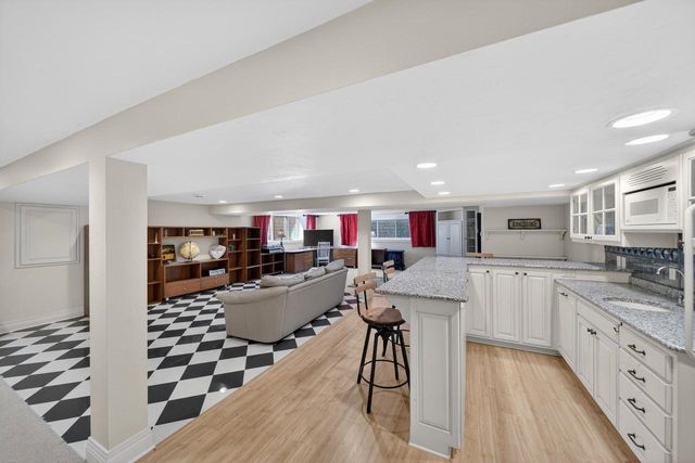 620 Oak Tree ROAD, Sheboygan, WI 53083
