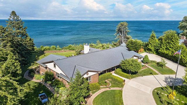 620 Oak Tree ROAD, Sheboygan, WI 53083