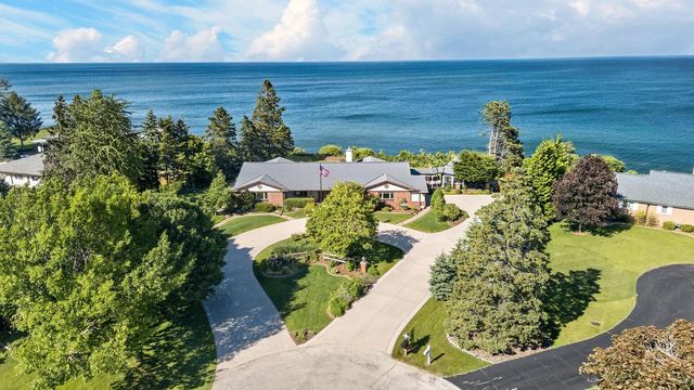 620 Oak Tree ROAD, Sheboygan, WI 53083