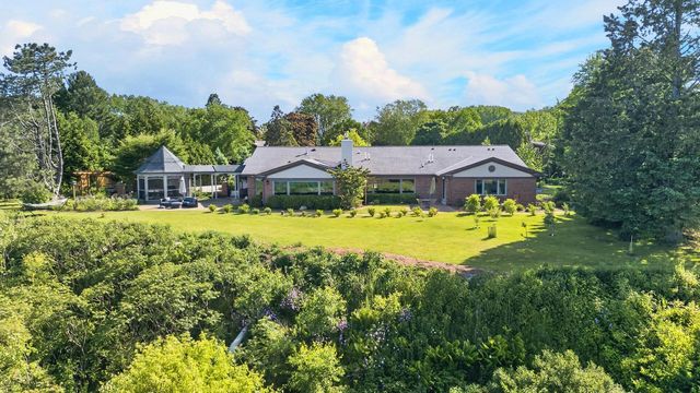 620 Oak Tree ROAD, Sheboygan, WI 53083