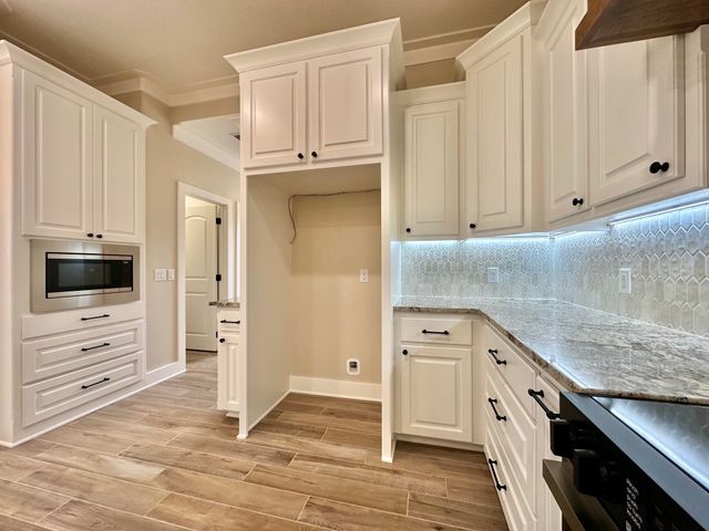 215 Clara Ln, Kilgore, TX 75662