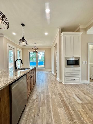 215 Clara Ln, Kilgore, TX 75662