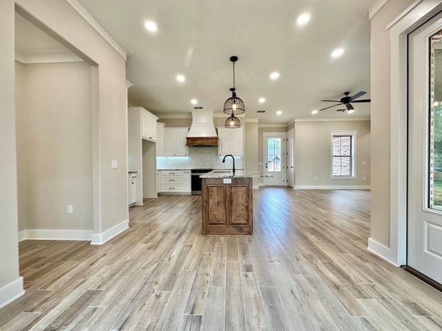 215 Clara Ln, Kilgore, TX 75662