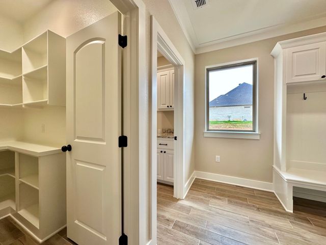 215 Clara Ln, Kilgore, TX 75662
