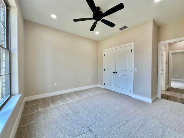 215 Clara Ln, Kilgore, TX 75662