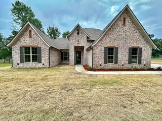 215 Clara Ln, Kilgore, TX 75662