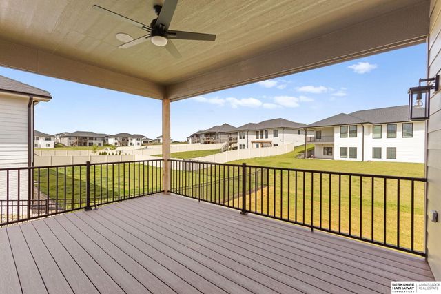 5407 N 212th Street, Elkhorn, NE 68022