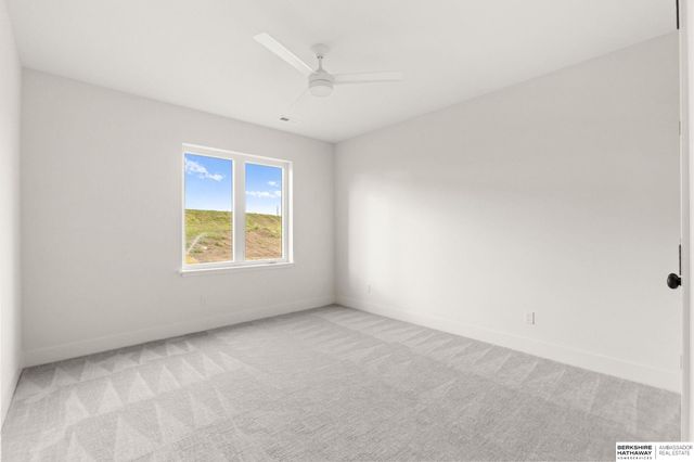 5407 N 212th Street, Elkhorn, NE 68022