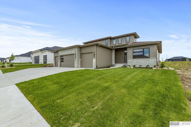 5407 N 212th Street, Elkhorn, NE 68022