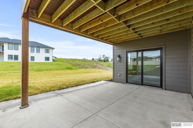 5407 N 212th Street, Elkhorn, NE 68022