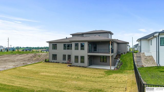 5407 N 212th Street, Elkhorn, NE 68022