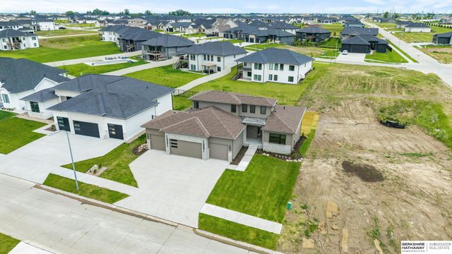5407 N 212th Street, Elkhorn, NE 68022
