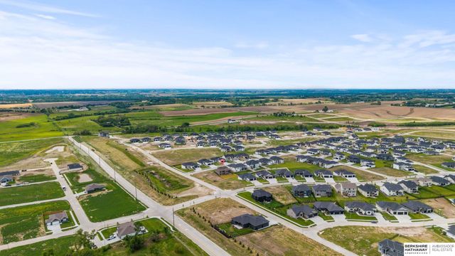 5407 N 212th Street, Elkhorn, NE 68022
