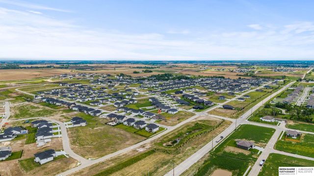 5407 N 212th Street, Elkhorn, NE 68022