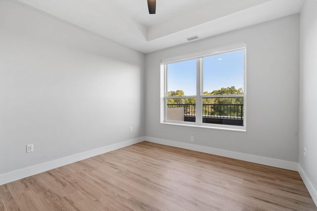 470 Lexington Parkway S 518, Saint Paul, MN 55105