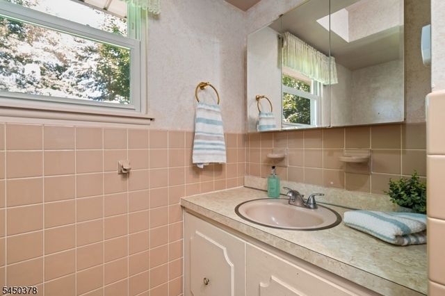 519 Old Boonton Rd, Boonton Town, NJ 07005