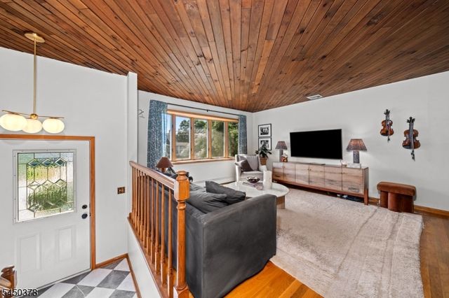 519 Old Boonton Rd, Boonton Town, NJ 07005