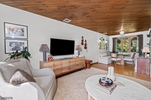 519 Old Boonton Rd, Boonton Town, NJ 07005