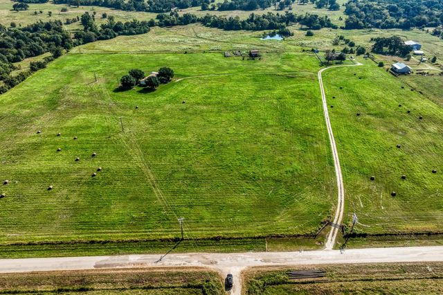 31 Pee Dee Lane Lane, Madisonville, TX 77864