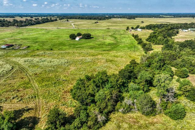 31 Pee Dee Lane Lane, Madisonville, TX 77864