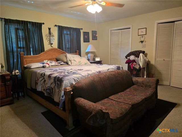 1002 W Leon Street, Gatesville, TX 76528