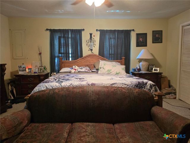 1002 W Leon Street, Gatesville, TX 76528