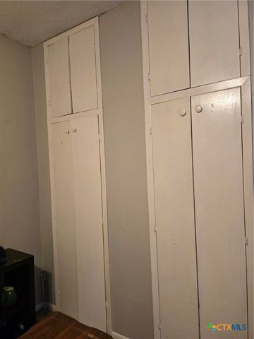 1002 W Leon Street, Gatesville, TX 76528