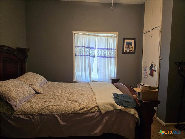 1002 W Leon Street, Gatesville, TX 76528