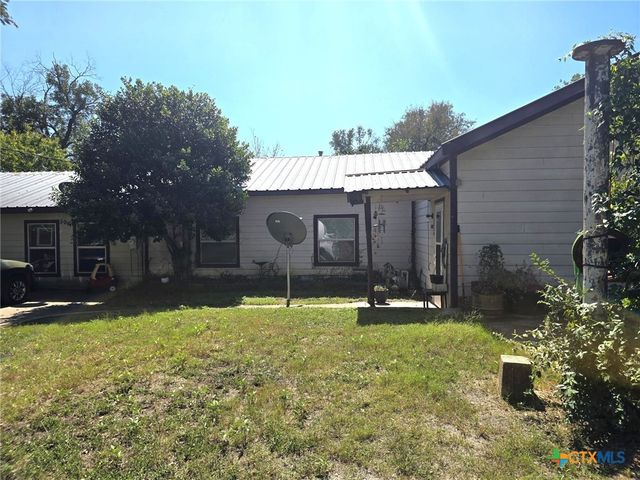 1002 W Leon Street, Gatesville, TX 76528