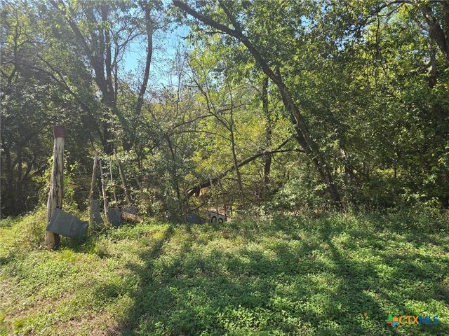 1002 W Leon Street, Gatesville, TX 76528