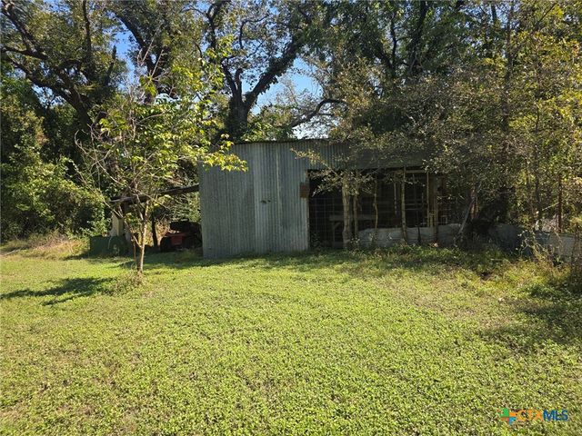 1002 W Leon Street, Gatesville, TX 76528