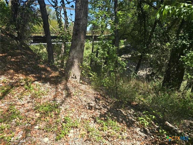 1002 W Leon Street, Gatesville, TX 76528