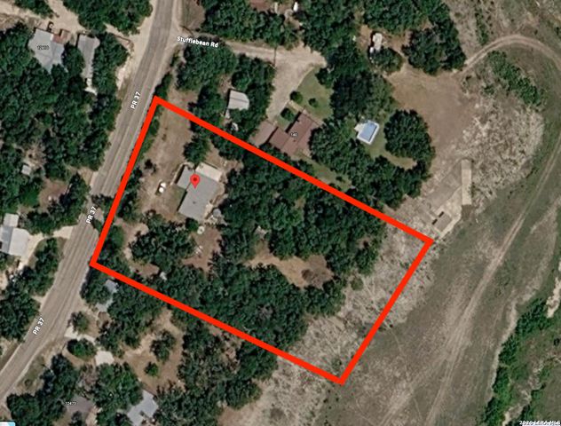 12433 Park Road 37, Lakehills, TX 78063